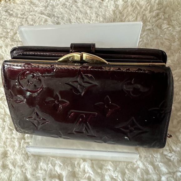 Louis Vuitton Monogram Amarante Vernis Kisslock Wallet - Picture 5 of 15